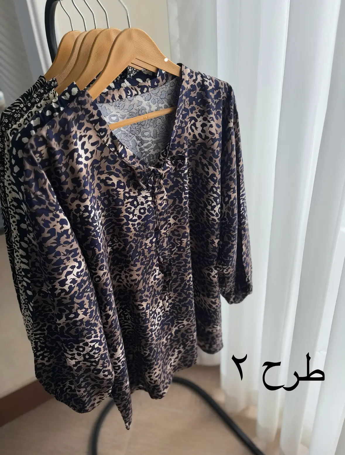شومیز یقه کرواتی